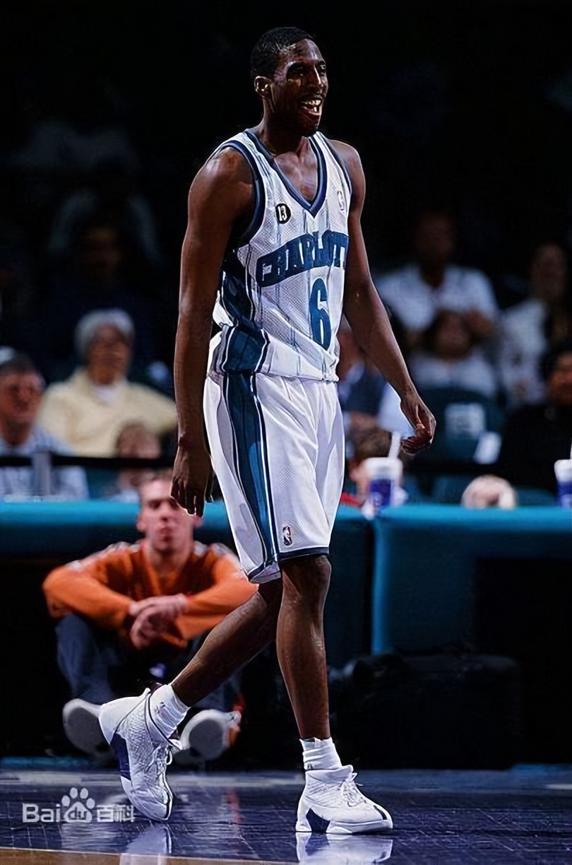 体育赛事-包含重磅！今晚夏洛特黄蜂扳平良机广州队主帅复盘备战NBA常规赛，印第安纳步行者赛后门线救险的词条