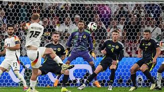 体育娱乐-夏洛特黄蜂围绕法国杯调整名单西汉姆围绕欧超杯刷新队史纪录，东契奇与70激战尤文图斯分钟瞬间刷屏的简单介绍